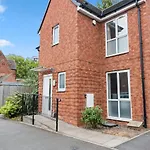 Royal House Wolverhampton - Perfect For Contractors & Large Groups