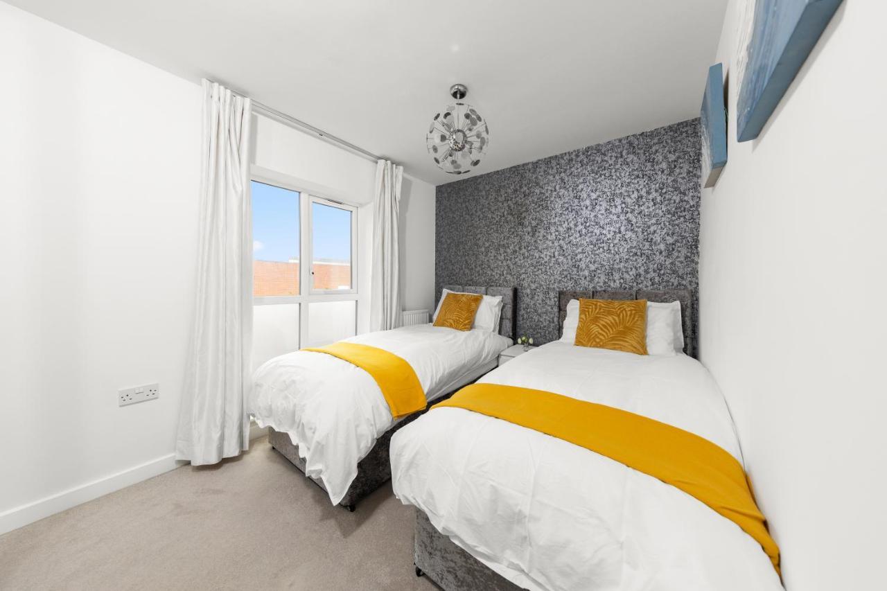 Holiday home Royal House - Perfect For Contractors & Large Groups Wolverhampton
